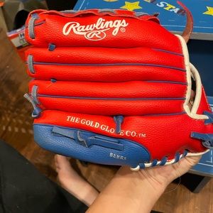 Rawlings Youth 10.5” glove.